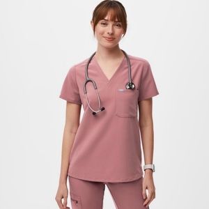 FIGS Mauve Scrub Set